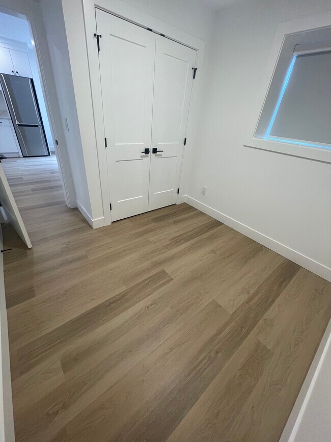 Building Photo - 10961 84 Av