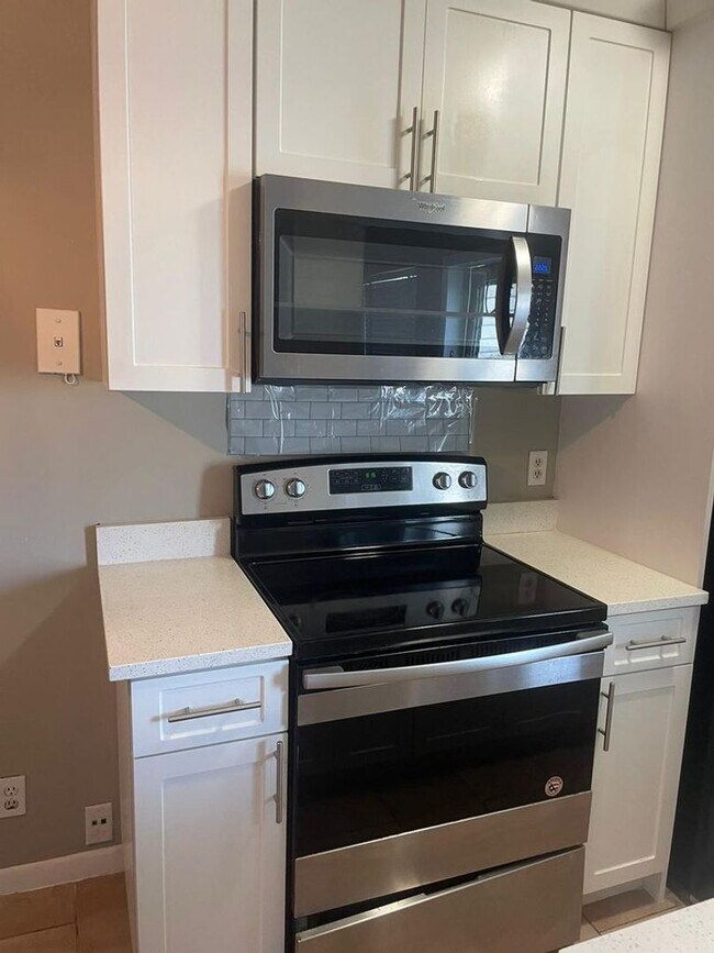 Foto del edificio - 702 N L St