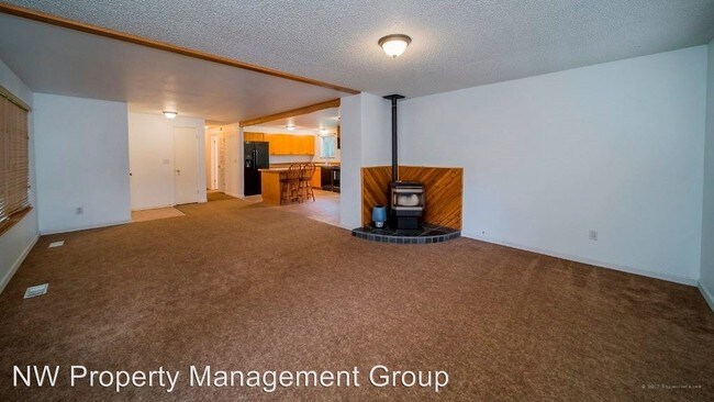 Building Photo - 3 br, 1 bath House - 29003 Grandview Rd.