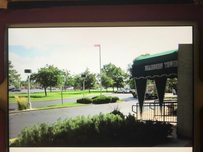 Foto del edificio - 22700 Garrison St