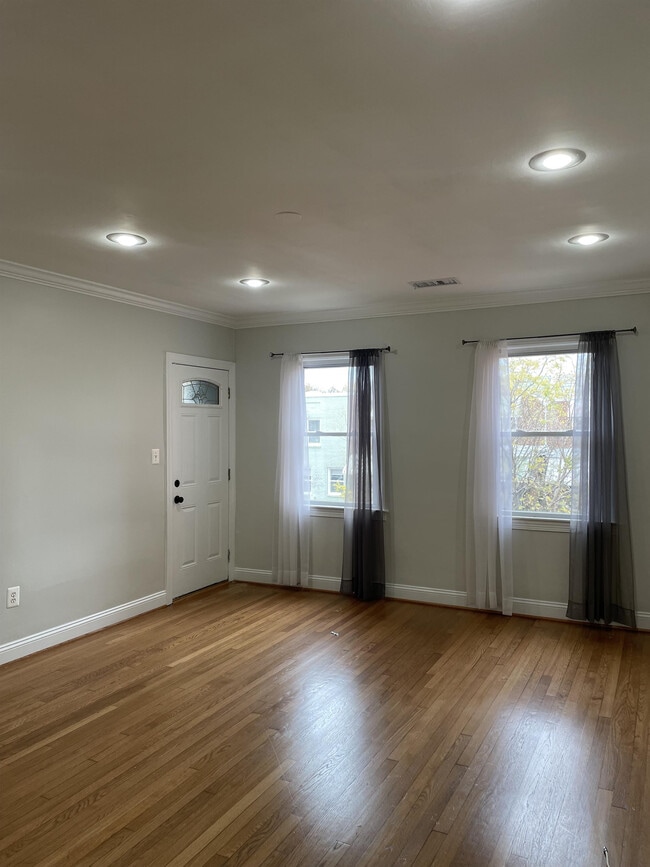 Photo - 123 test House