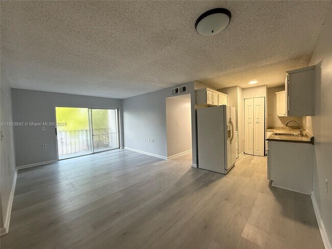 Foto del edificio - 1251 Benoist Farms Rd