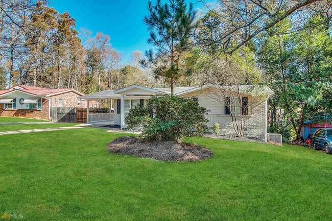 Building Photo - 733 San Fernando Dr