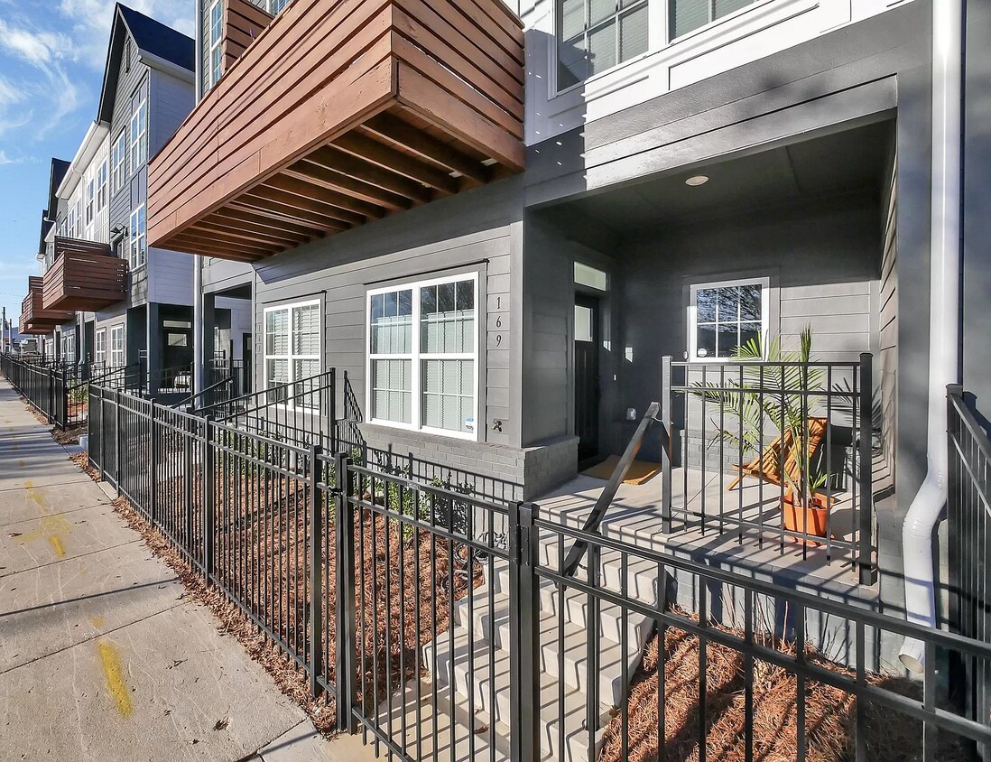 Foto principal - 169 E 20th St