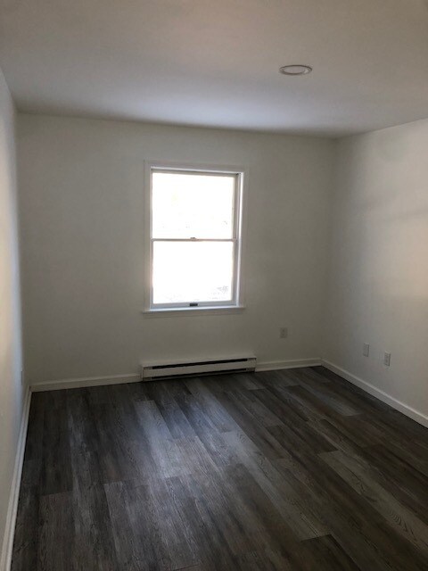 Building Photo - 152 Southbridge Rd