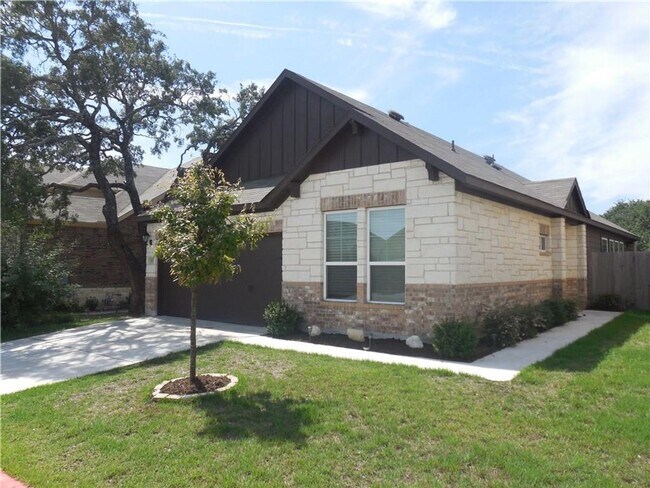 Building Photo - Wonderful 3-Bedroom Home For Rent In Round...