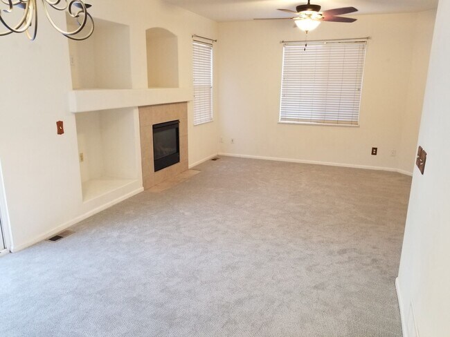 Building Photo - Stunning home for Rent on Riverbay GR
