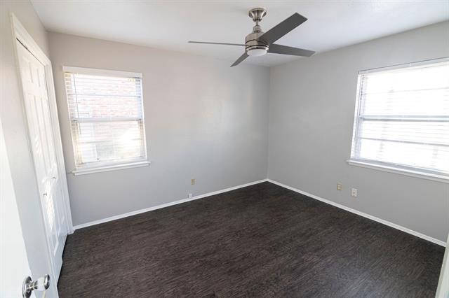Foto del edificio - 704 Kindred Ln
