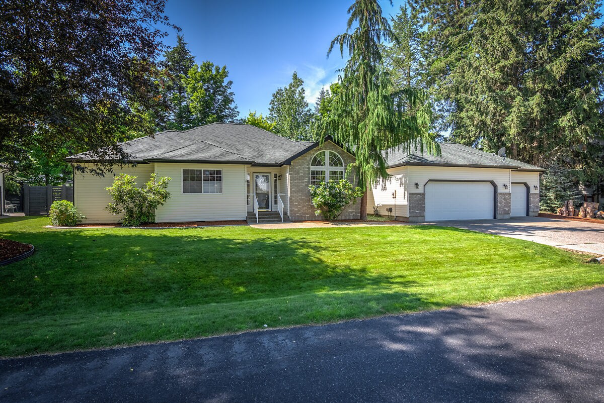 1626 Northwood Dr, Hayden Lake, ID 83835 House Rental in Hayden Lake