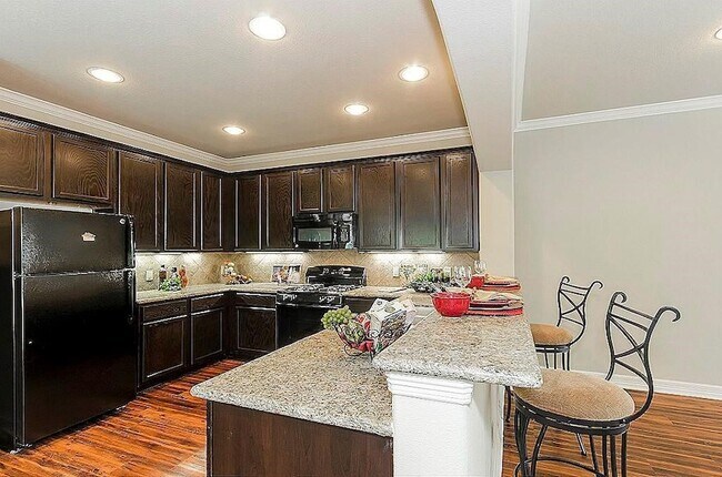 Foto del edificio - 63 Woodland Hills Dr