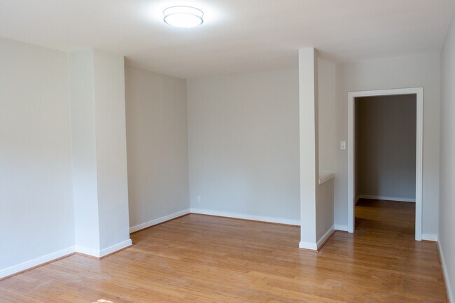 Sleeping Area Large Enough for Full Size Bed - 2930 Lyon St