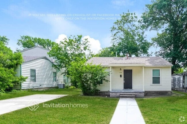Building Photo - 5101 Royal Dr