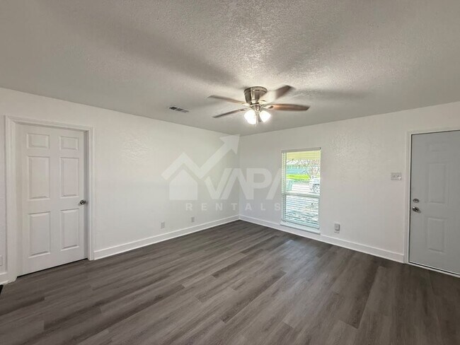 Foto del edificio - 106 Covina Ave