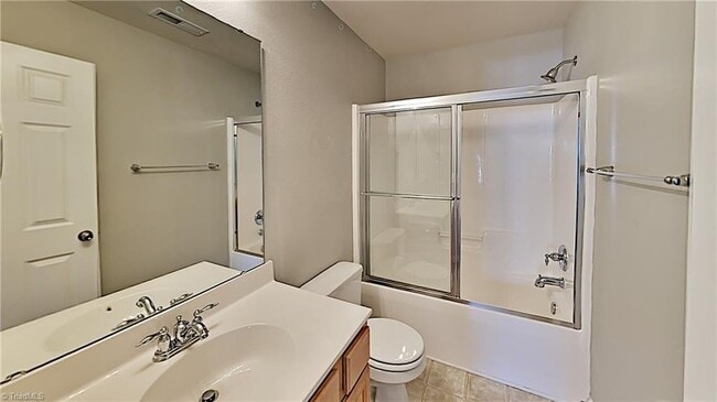 Building Photo - 5990 Fox Point Cir