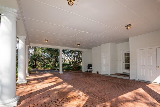 Building Photo - 15612 Howell Park Ln