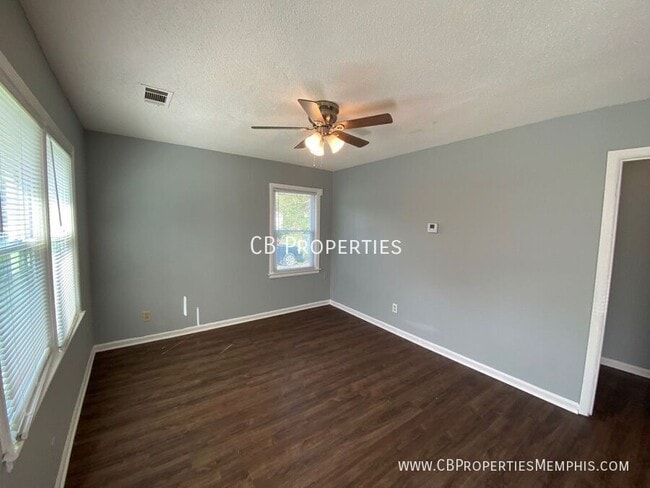 Foto del edificio - 4652 Percy Rd