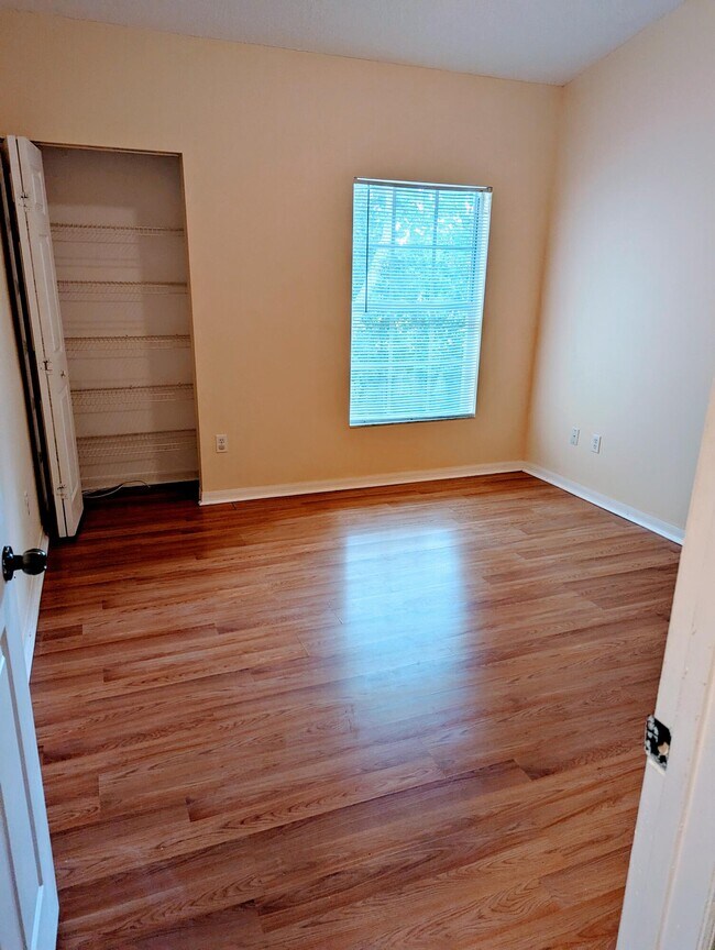 Foto del edificio - 10306 Fox Trail Rd S