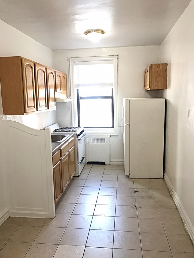 Foto principal - 25-10 30th Ave