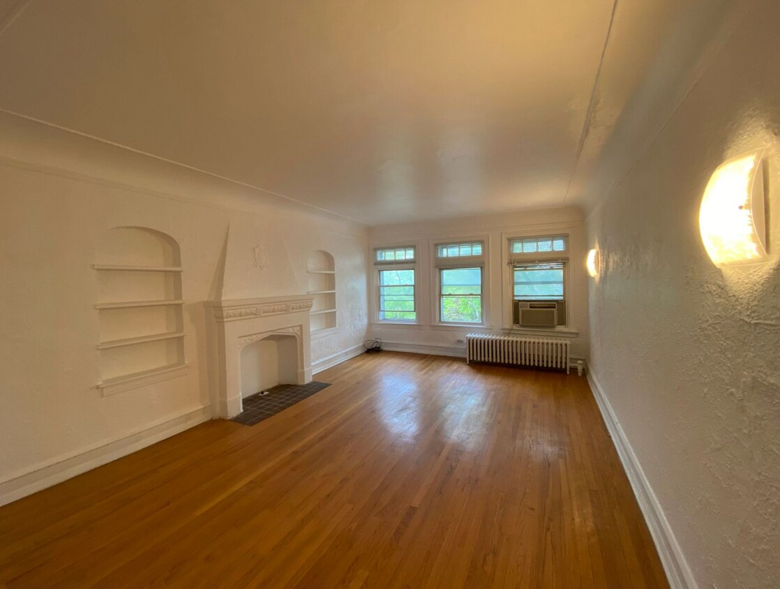 Foto principal - 6305 N Washtenaw Ave