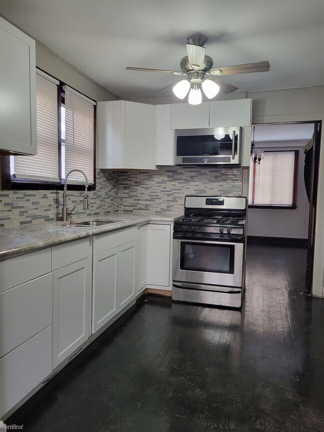 Building Photo - 3 br, 1.5 bath House - 14559 Rosemont Ave