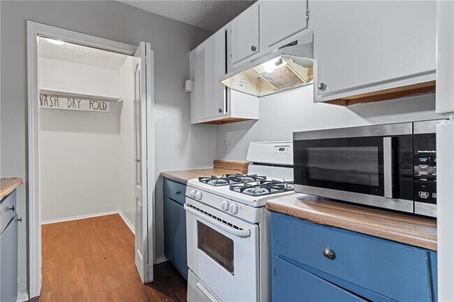 Foto del edificio - 5324 Ridge Forest Dr