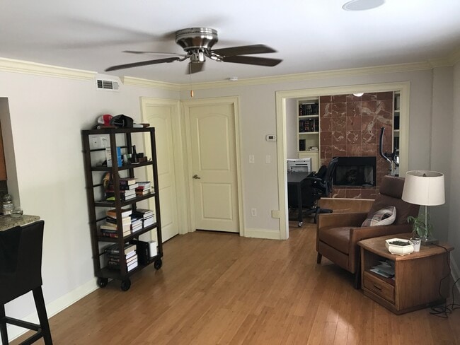 Large living area - 488 Burlington Road Northeast