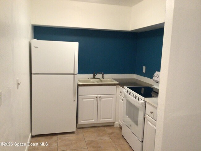 Foto del edificio - 220 Columbia Dr