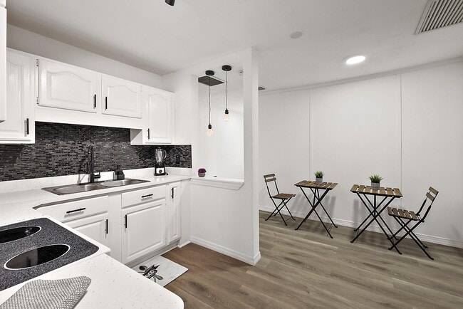 Foto del edificio - 810 NE 44th Ave