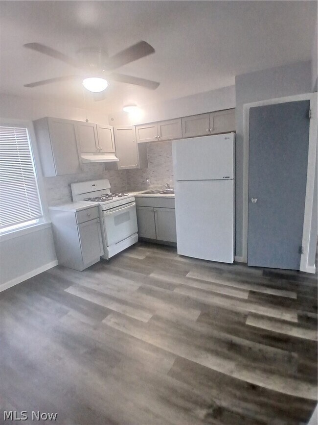 Building Photo - 5247 Old Oxford Ln