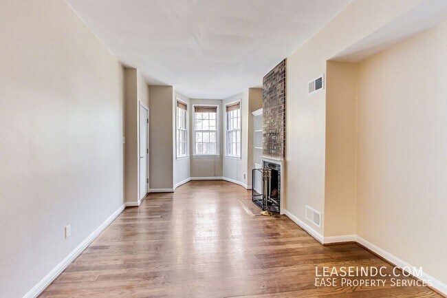 Foto del edificio - 323 9th St SE