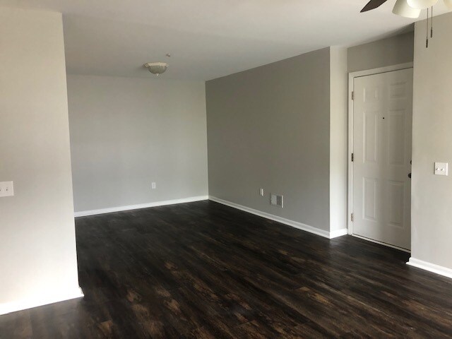 Building Photo - 1601 Waters Edge Dr