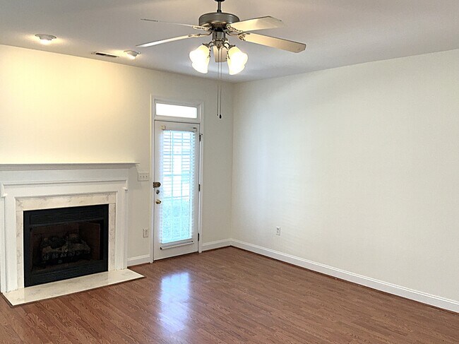 Foto del edificio - 4412 Sages Ave