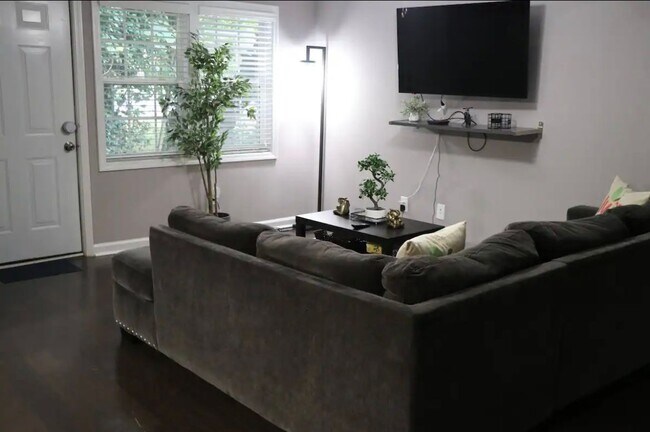 Foto del edificio - 1058 Hubbard St SW