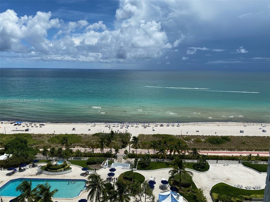 Foto principal - 5161 Collins Ave