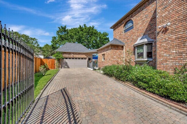 Foto del edificio - 14826 Sparkling Bay Ln