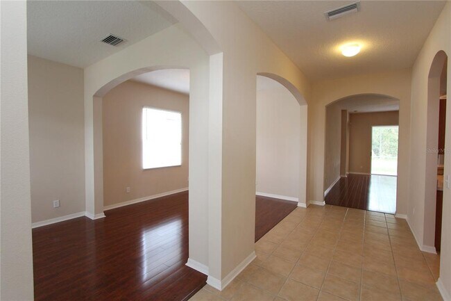Foto del edificio - 16326 Bridgelawn Ave