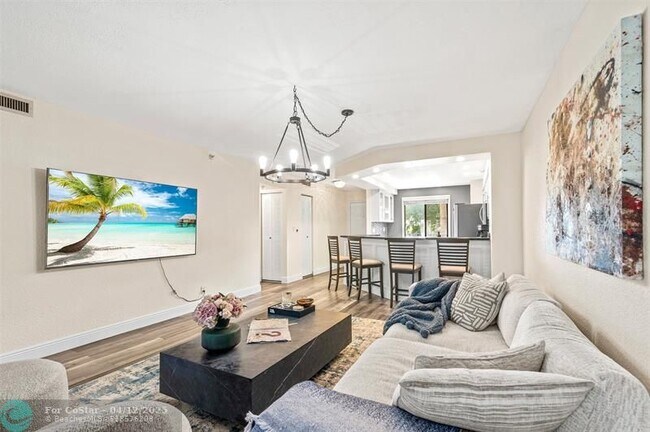 Building Photo - 2112 S Cypress Bend Dr