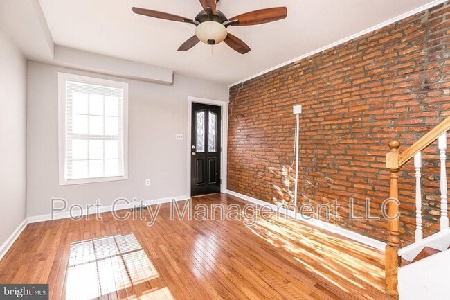 Building Photo - 118 E Randall St