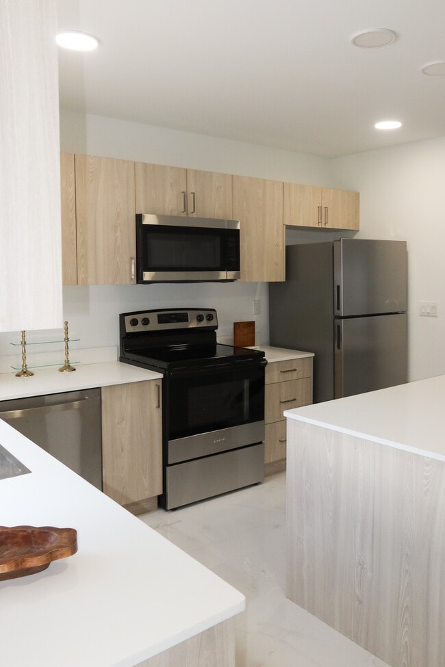 Building Photo - Amelia Townhomes