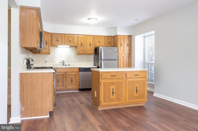 Foto del edificio - 6109 Trident Ln