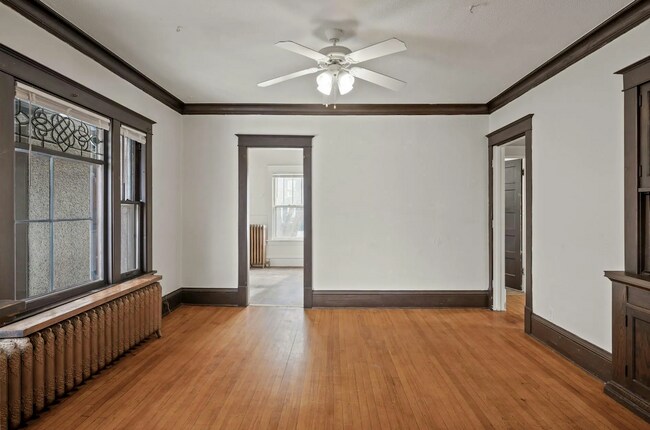 Building Photo - 1309 W 28th St
