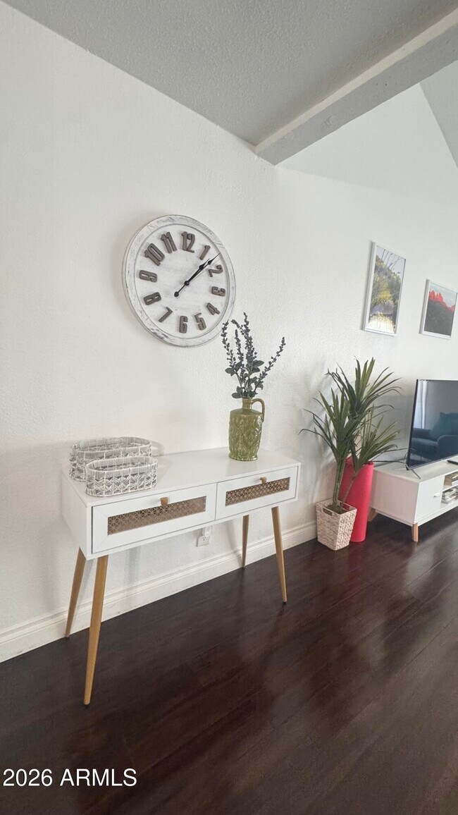 Foto del edificio - 7350 N Vía Paseo Del Sur