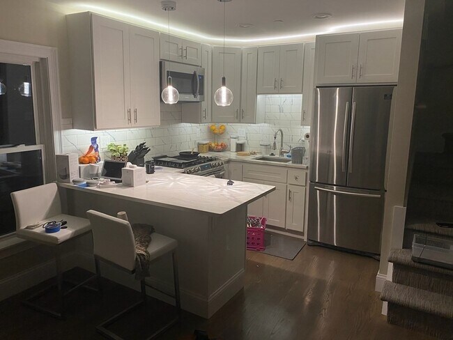 Foto del edificio - 153 Everett St