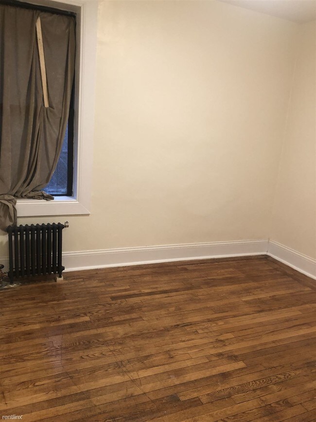 Building Photo - 1 br, 1 bath Apartment - 2058 Haviland Ave