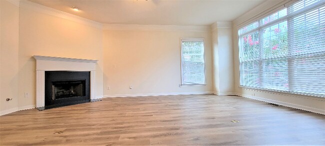 Building Photo - 6075 Kearny Ln