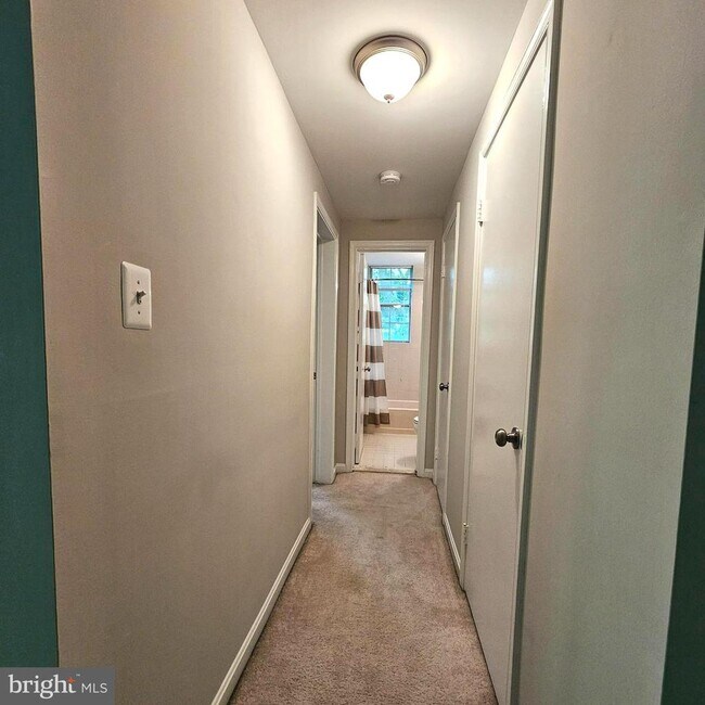 Foto del edificio - 1806 Key Blvd