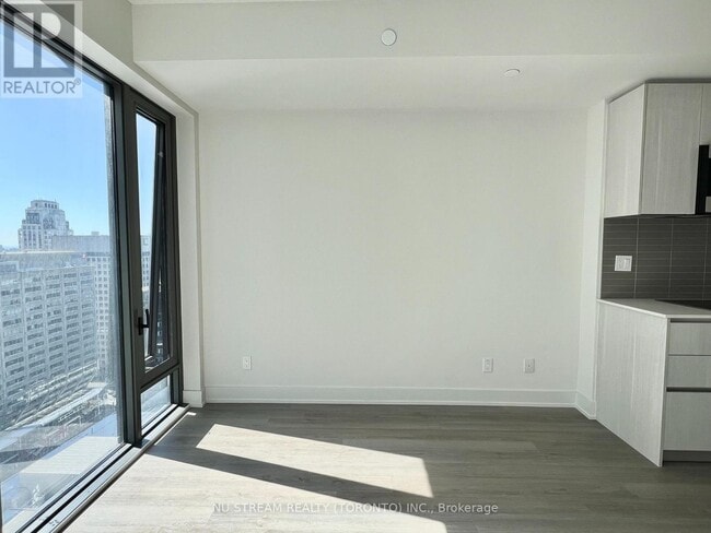 Photo du bâtiment - 8 Cumberland St