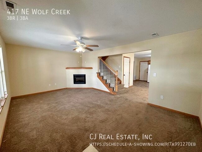 Foto del edificio - 417 NE Wolf Creek Dr