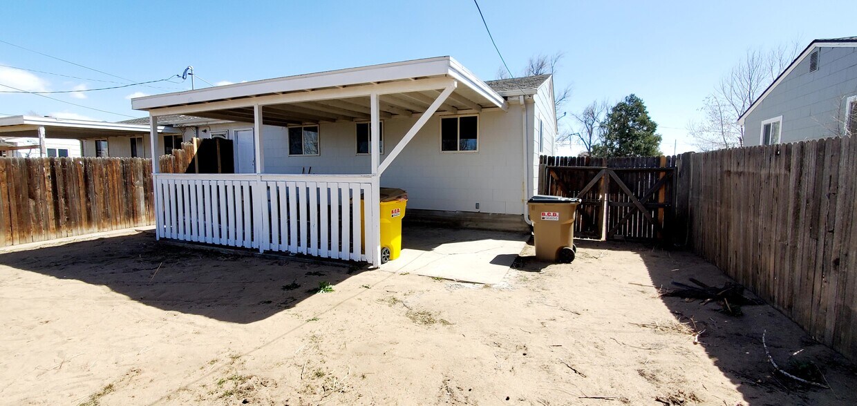 Foto del edificio - 135 Mather Cir