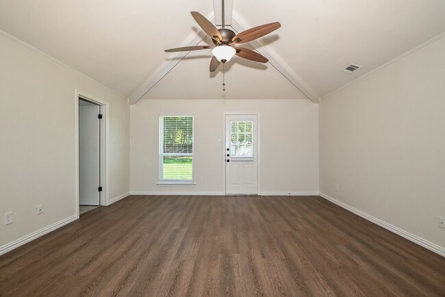 Building Photo - 3805 Christine St